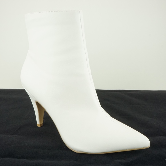 steve madden black and white boots